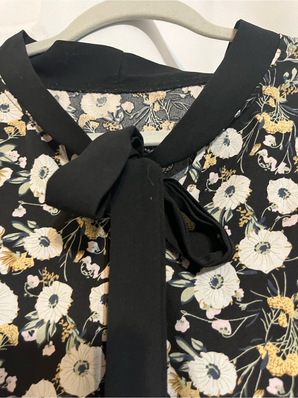 Floral Knee Length Dress ***SEE DESCRIPTION*** - Picture 4 of 6